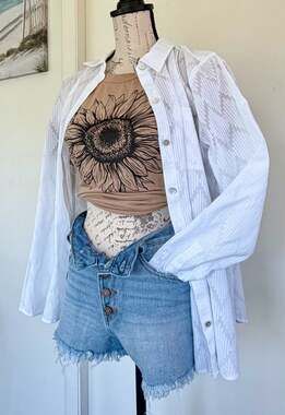 Sincerely Jules High Rise Button Fly Frayed Denim Shorts Size 5/27
